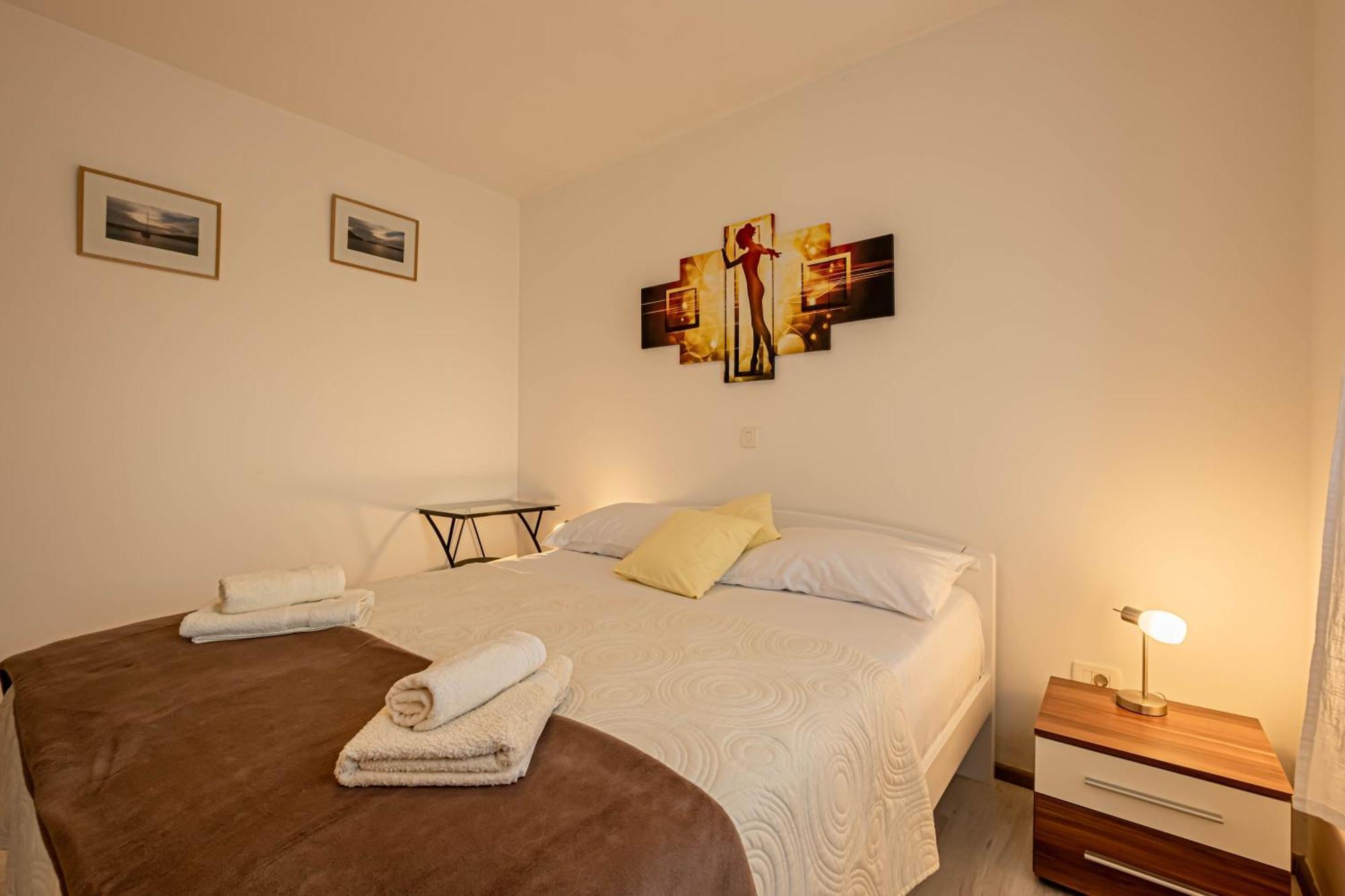 Vito & Maria Eco Friendly Accommodation Banjole Exterior photo